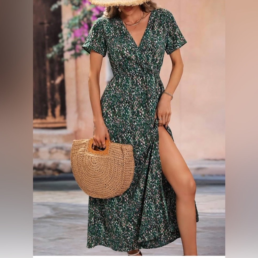 Short Sleeve  MAXI DRESS with Split and Belt Women’s Size Small Green and pink - Picture 4 of 6